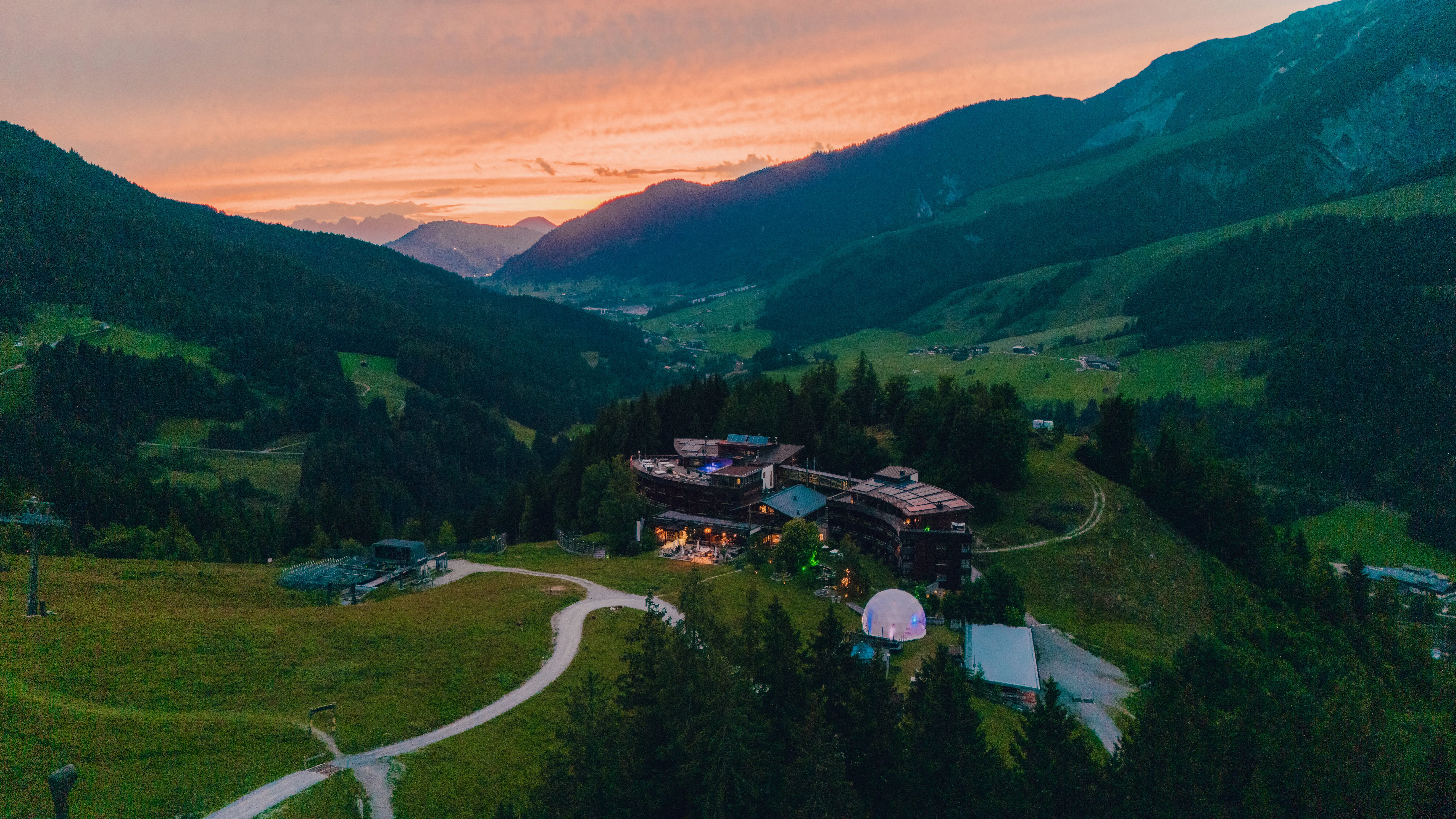 Sonnenuntergang am Berg